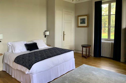 chambre grise - maison de famille de luxe à louer